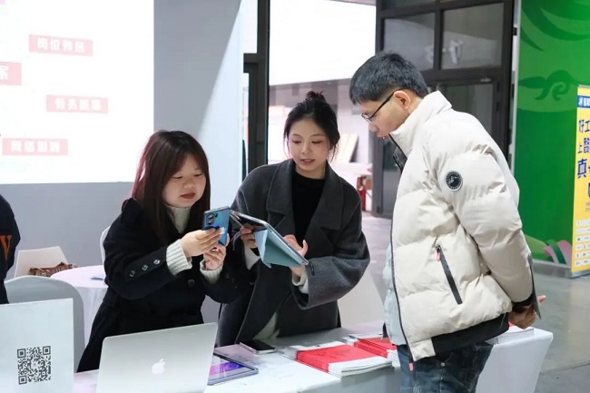 瑞方人力亮相成都大型春招會，激活就業(yè)服務(wù)新動能 第3張